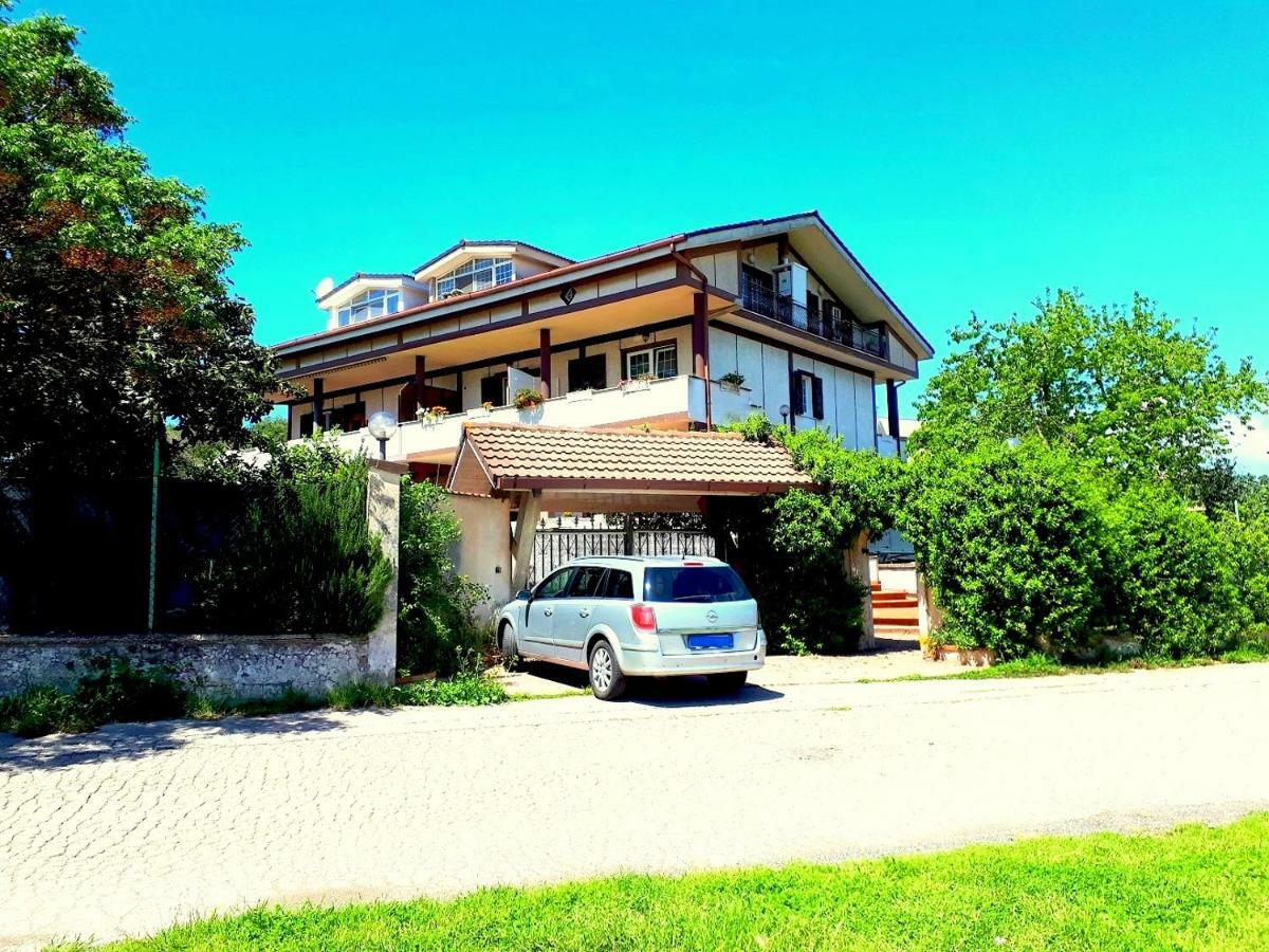 Ferienwohnung Casa Magnolia Pomezia Exterior foto